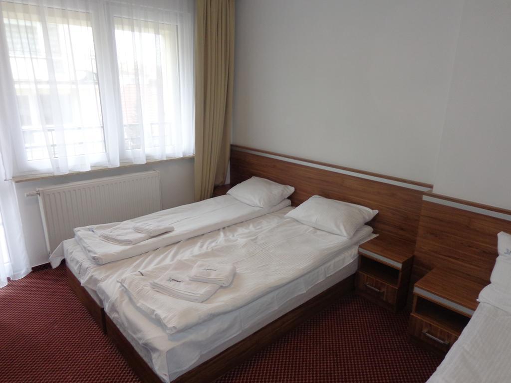 Adamar Jastrzebia Gora Bed and Breakfast Εξωτερικό φωτογραφία